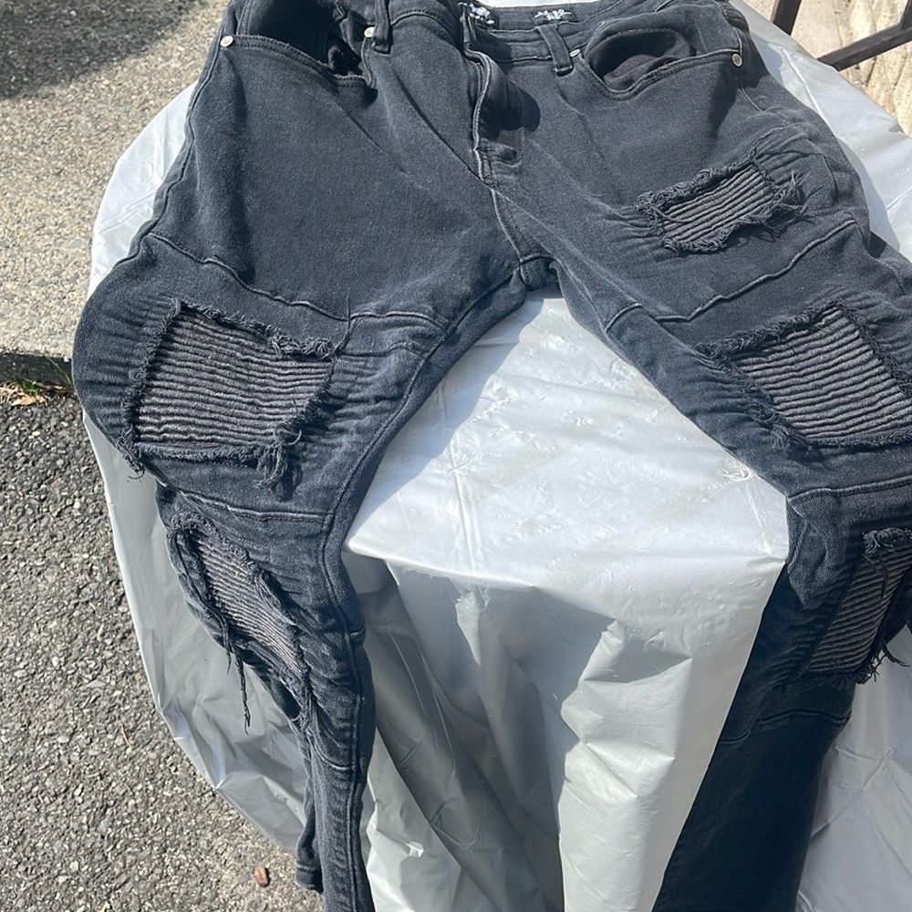 Black skinny jeans